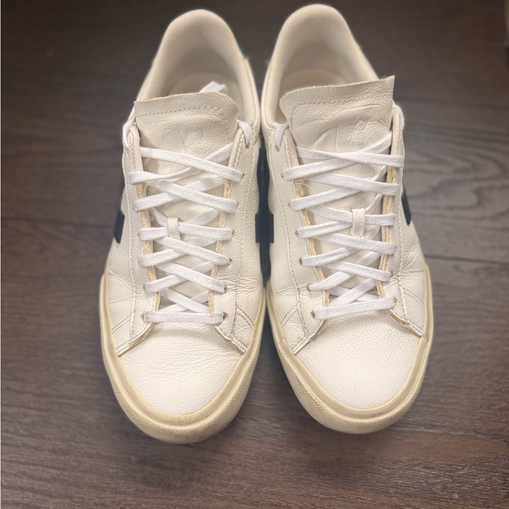 💚🖤 Veja White Leather Campo Sneakers with Black and Green Accents - Picture 4 of 11
